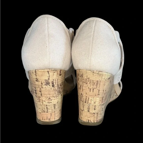 Life Stride Soft System Suede Cut Out Open Toed Sandals W/Cork Wedge Col… - Picture 4 of 5